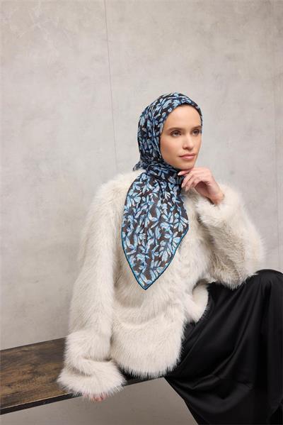 Pamuk Polyester Eşarp Siyah Mavi Çiçek Desenli Tok Duruşlu 90x90
