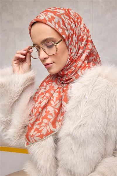 Pamuk Polyester Soft Eşarp Turuncu Çiçek Desenli Kaymaz Dokulu Tok Duruşlu 90x90