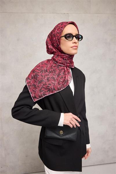 Pamuk Polyester Soft Eşarp Vişne Çiçek Desenli Kaymaz Dokulu Tok Duruşlu 90x90