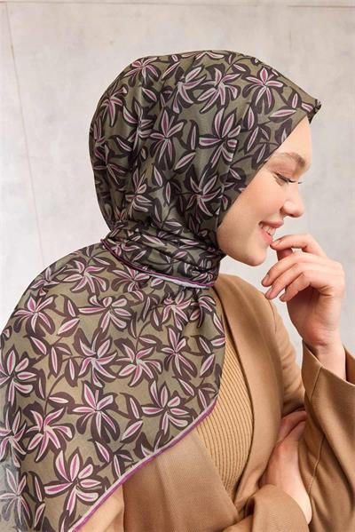 Pamuk Polyester Soft Eşarp Asker Yeşili Flora Desenli Kaymaz Dokulu 90x90