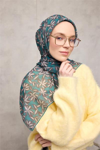 Pamuk Polyester Soft Eşarp Patina Yeşili Flora Desenli Kaymaz Dokulu 90x90