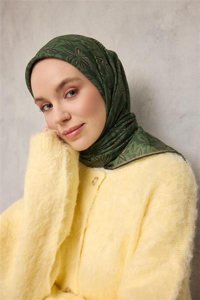 Pamuk Polyester Soft Eşarp Yeşil Flora Desenli Kaymaz Dokulu 90x90