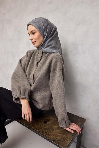 Pamuk Polyester Soft Eşarp Gri Geometrik Desenli Kaymaz Tok Duruşlu 90x90