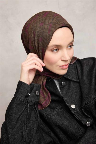 Pamuk Polyester Soft Eşarp Koyu Yeşil Geometrik Desenli Kaymaz Tok Duruşlu 90x90