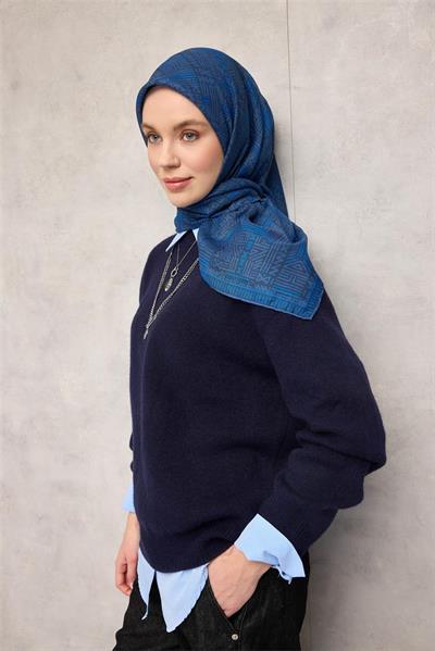 Pamuk Polyester Soft Eşarp Gri Mavi Geometrik Desenli Kaymaz Tok Duruşlu 90x90