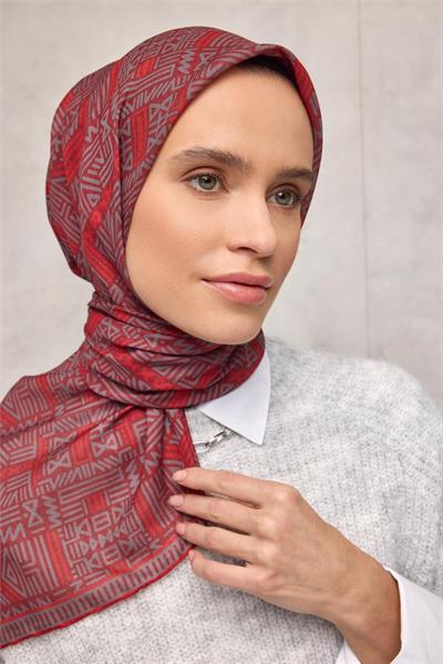 Pamuk Polyester Soft Eşarp Koyu Kırmızı Geometrik Desenli Kaymaz Tok Duruşlu 90x90