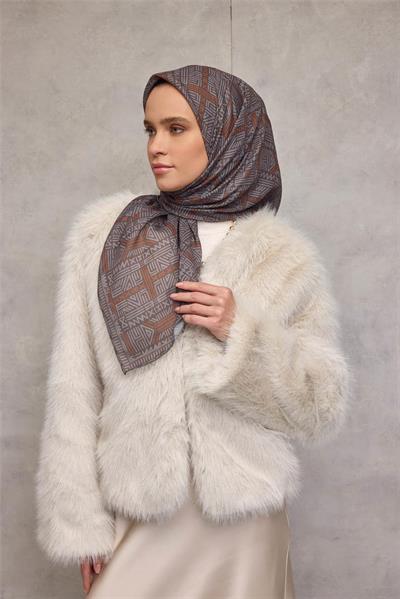 Pamuk Polyester Soft Eşarp Yağ Yeşili Geometrik Desenli Kaymaz Tok Duruşlu 90x90