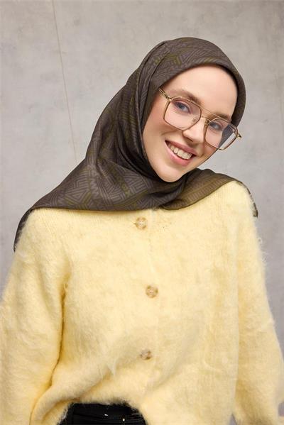 Pamuk Polyester Soft Eşarp Kına Yeşili Geometrik Desenli Kaymaz Tok Duruşlu 90x90