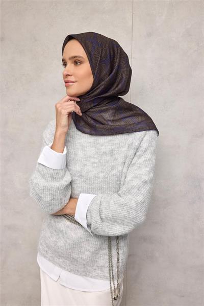 Pamuk Polyester Soft Eşarp Koyu Yeşil Geometrik Desenli Kaymaz Dokulu Tok Duruşlu 90x90