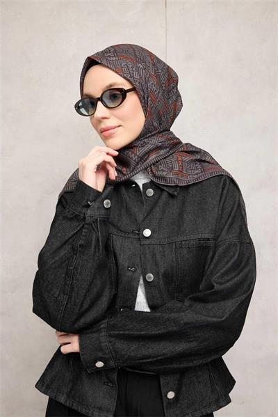 Pamuk Polyester Soft Eşarp Gri Geometrik Desenli Kaymaz Dokulu Tok Duruşlu 90x90