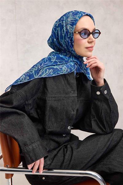 Pamuk Polyester Soft Eşarp Koyu Mavi Lilium Desenli Kaymaz Dokulu 90x90