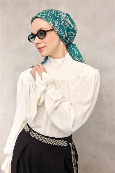 Pamuk Polyester Soft Eşarp Patina Yeşili Lilium Desenli Kaymaz Dokulu 90x90