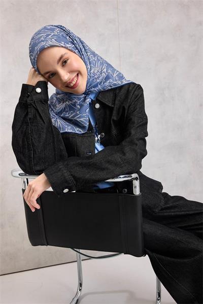 Pamuk Polyester Soft Eşarp Bebe Mavi Lilium Desenli Kaymaz Dokulu 90x90