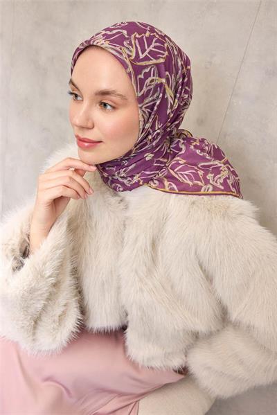 Pamuk Polyester Soft Eşarp Violet Zemin Krem-Hardal Lilyum Desenli Kaymaz Tok Duruşlu 90x90