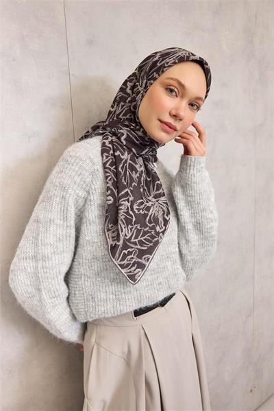 Pamuk Polyester Soft Eşarp Siyah Lilium Desenli Kaymaz Dokulu 90x90
