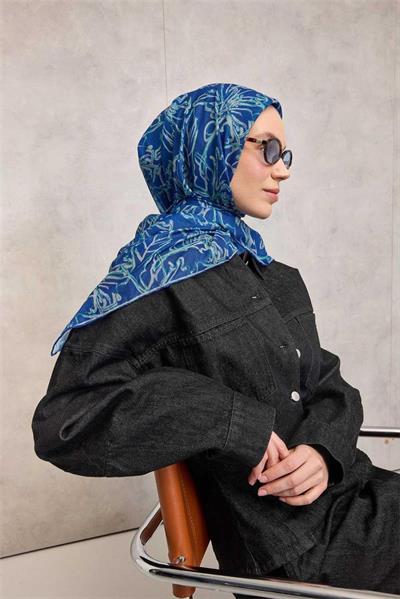 Pamuk Polyester Soft Eşarp Koyu Mavi Lilium Desenli Kaymaz Dokulu 90x90