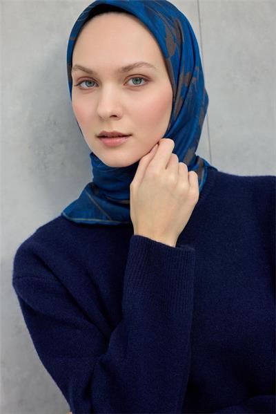 Pamuk Polyester Soft Eşarp Yaprak Desen Petrol Mavisi 90x90