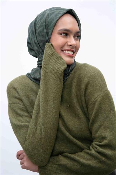 Soft Pamuk Eşarp Koyu Yeşil Çimen Tonlu Geometrik Desenli Hafif Dokulu 90x90