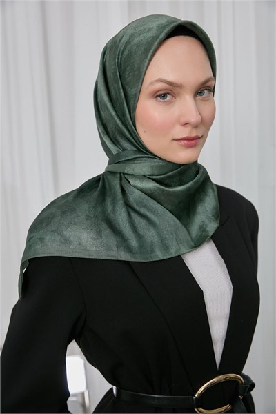 Polyester Karışımlı Shiny Eşarp Yeşil Etnik Desenli Parlak Dokulu 90X90