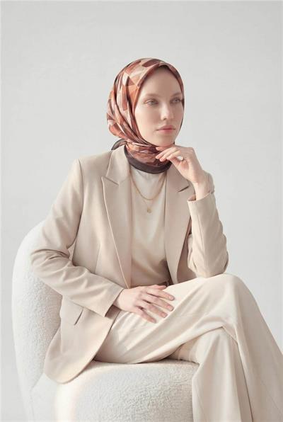 Shiny Dokulu Eşarp Kiremit Bakır Tonlu Geometrik Desenli Su Tutmaz Parlak 90x90