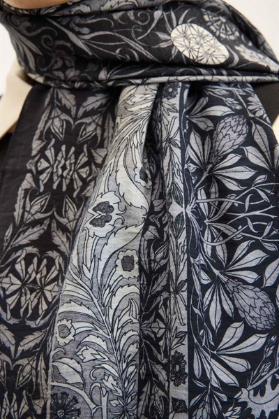 Urban Hours Floral Motif Desen Koyu Lacivert Mayda Şal 190x70