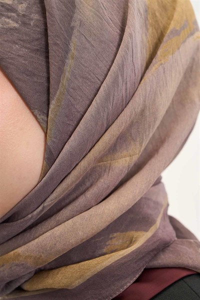 Olinda İpek Karışımlı Eşarp Soyut Desen Sütlü Kahve 90x90