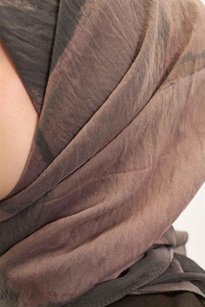 Olinda İpek Karışımlı Eşarp Soyut Desen Mocha Mousse 90x90