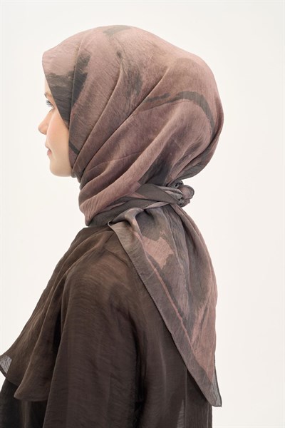 Olinda İpek Karışımlı Eşarp Soyut Desen Mocha Mousse 90x90