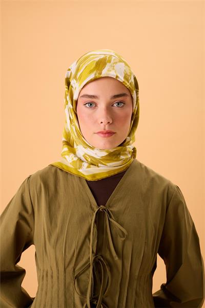 Organik Pamuk İpek Eşarp Beyaz-Haki-Sarı-Yağ Yeşili Desenli Kaymaz Tok Duruşlu 90x90