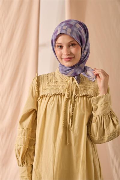 Soft Pamuk Eşarp Lila-Krem-Mor-Eflatun Desenli Kaymaz Tok Duruşlu 90x90