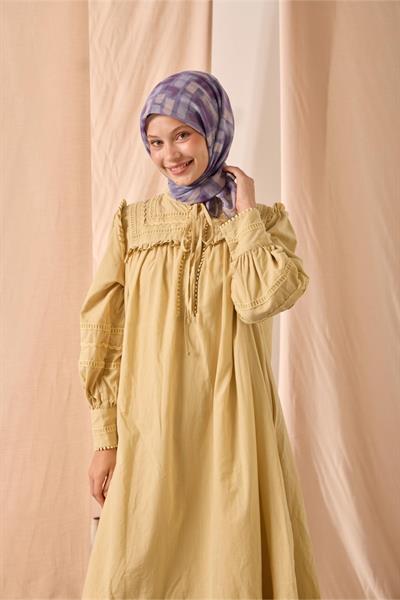 Soft Pamuk Eşarp Lila-Krem-Mor-Eflatun Desenli Kaymaz Tok Duruşlu 90x90