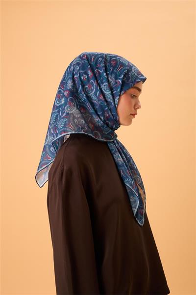 İnce Pamuk Soft Eşarp Gece Mavisi-Kırmızı Desenli Kaymaz Dokulu Tok Duruşlu 90x90