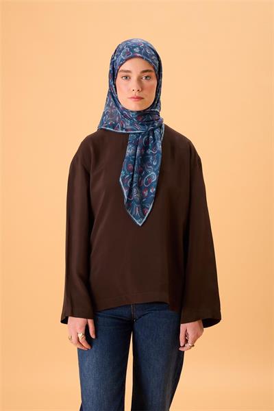 İnce Pamuk Soft Eşarp Gece Mavisi-Kırmızı Desenli Kaymaz Dokulu Tok Duruşlu 90x90