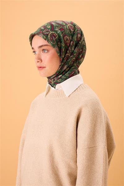 İnce Pamuk Soft Eşarp Yeşil-Fuşya Desenli Kaymaz Dokulu Tok Duruşlu 90x90