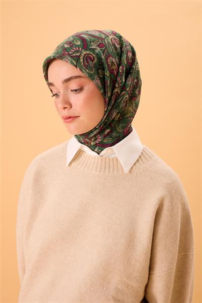İnce Pamuk Soft Eşarp Yeşil-Fuşya Desenli Kaymaz Dokulu Tok Duruşlu 90x90