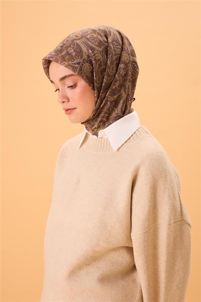 İnce Pamuk Soft Eşarp Kahve Yeşili-Hardal Desenli Kaymaz Dokulu Tok Duruşlu 90x90