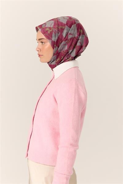 İnce Pamuk Soft Eşarp Pastel Pembe-Gri Desenli Kaymaz Dokulu Tok Duruşlu 90x90