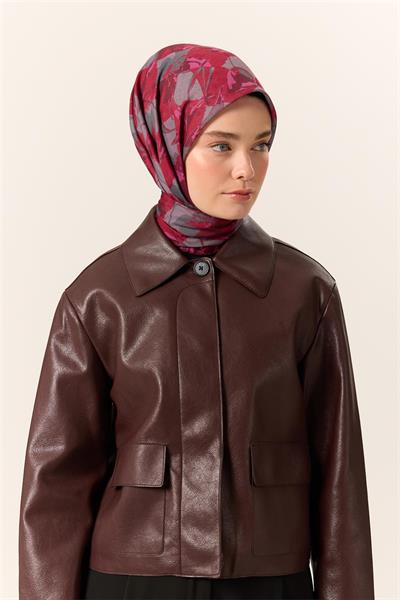 İnce Pamuk Soft Eşarp Çilek Kırmızısı-Gri Desenli Kaymaz Dokulu Tok Duruşlu 90x90