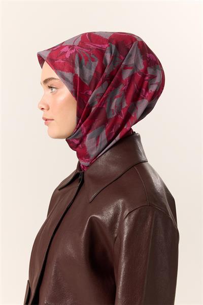 İnce Pamuk Soft Eşarp Çilek Kırmızısı-Gri Desenli Kaymaz Dokulu Tok Duruşlu 90x90