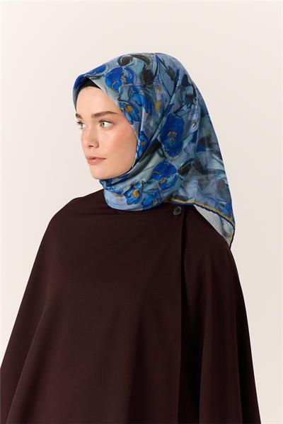 İnce Pamuk Soft Eşarp Saks-Bebe Mavi Desenli Kaymaz Dokulu Tok Duruşlu 90x90