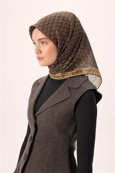 İnce Pamuk Soft Eşarp Siyah-Saman Bej Desenli Kaymaz Dokulu Nefes Alan 90x90
