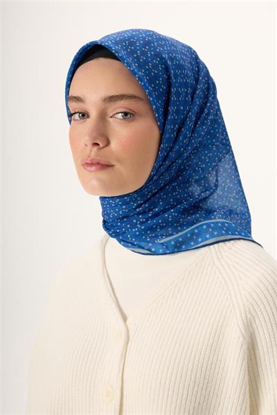 İnce Pamuk Soft Eşarp Mavi-Lacivert Desenli Tok Duruşlu Kaymaz 90x90