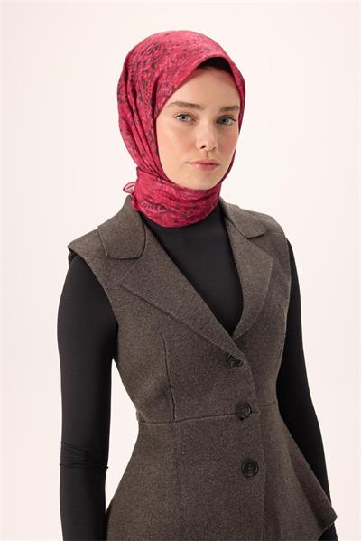 İnce Pamuk Soft Eşarp Fuşya-Bordo Desenli Kaymaz Dokulu Tok Duruşlu 90x90