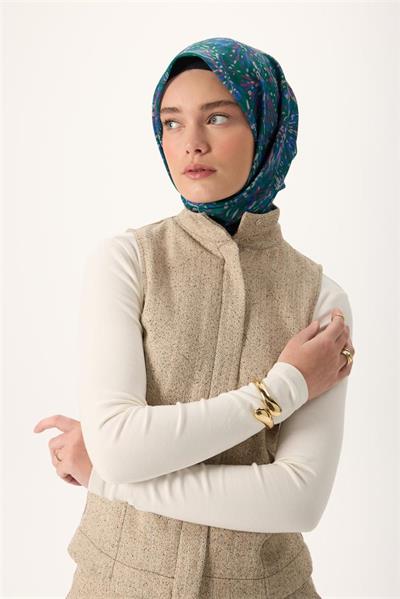 İnce Pamuk Soft Eşarp Petrol Yeşili-Pembe Desenli Kaymaz Dokulu Tok Duruşlu 90x90