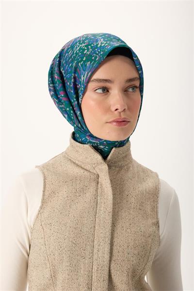 İnce Pamuk Soft Eşarp Petrol Yeşili-Pembe Desenli Kaymaz Dokulu Tok Duruşlu 90x90