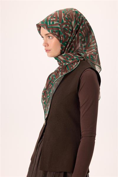 İnce Pamuk Soft Eşarp Sütlü Kahve-Zümrüt Kahverengi Desenli Nefes Alan Tok Duruşlu 90x90