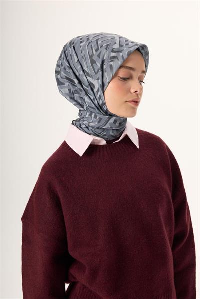 İnce Pamuk Soft Eşarp Gümüş-Gri Füme Desenli Nefes Alan Tok Duruşlu 90x90