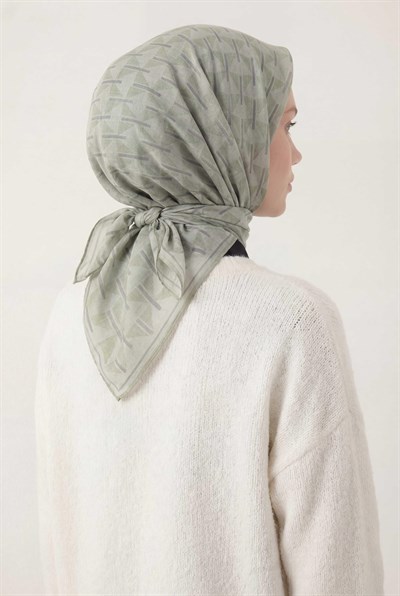 Pamuk Karışımlı Eşarp Mint Yeşili Geometrik Üçgen Desen Soft Dokulu Kaymaz 90X90