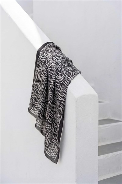 Pamuk Karışımlı Soft Eşarp Çizgi Desen Siyah 90x90
