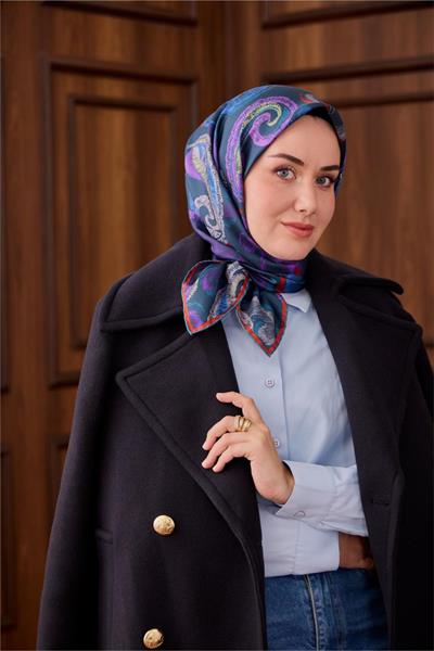 Twill İpek Eşarp Petrol Yeşili–Mor Desenli Tok Duruşlu 90x90